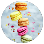Macarons coloridos em composição de fotografia alimentar