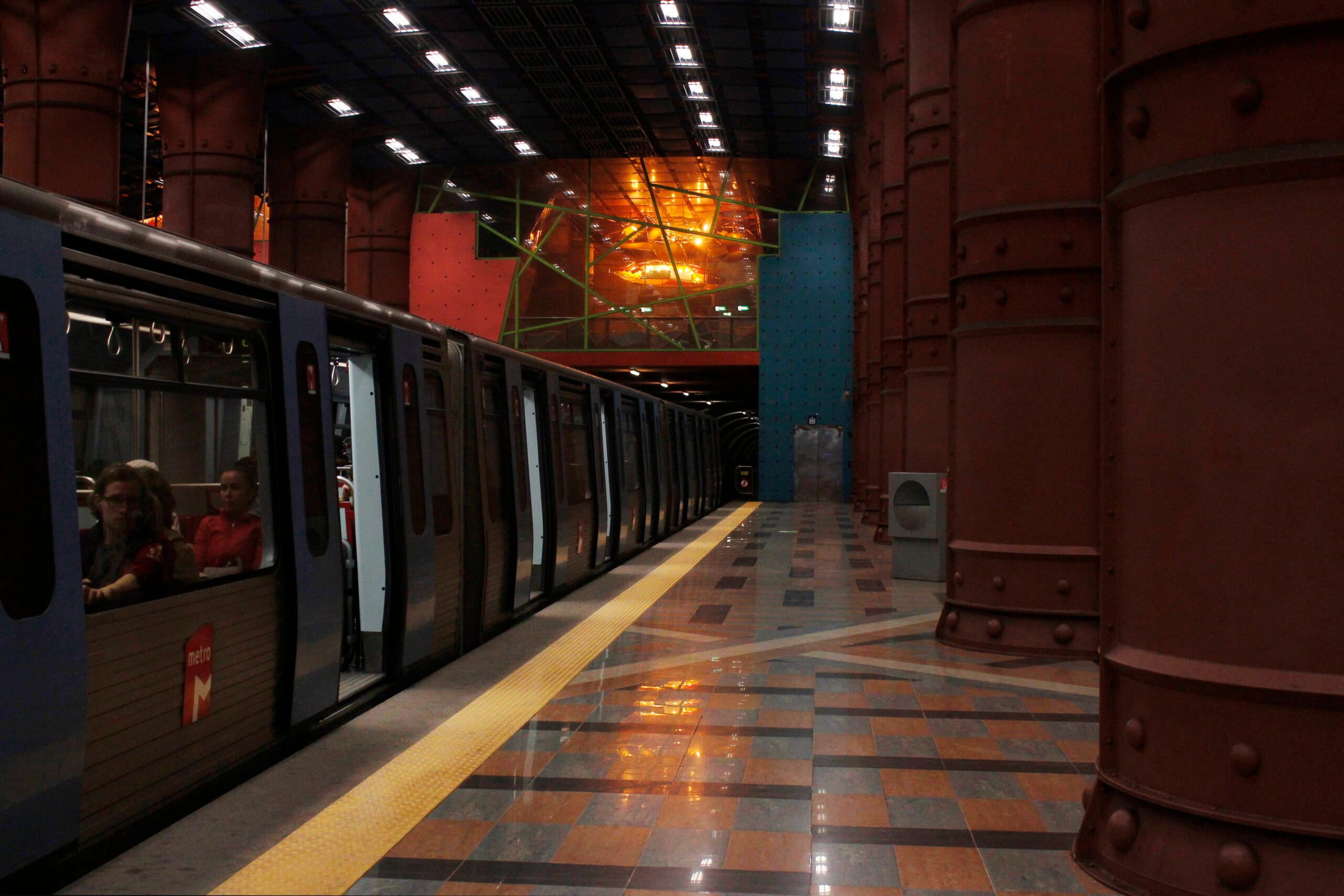 Estação de metro arquitetura interior